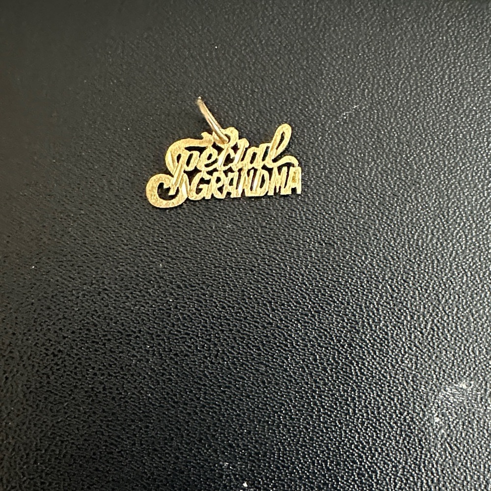Gold 'Special Grandma' Charm